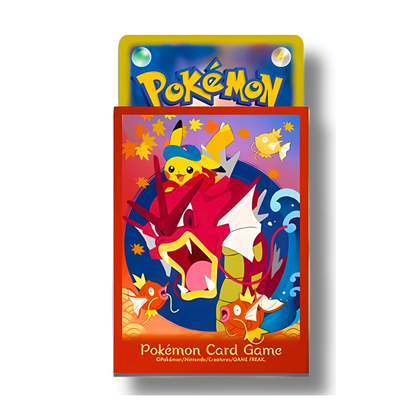 Sleeves Pokémon (protège-cartes), édition limitée exclusive au Pokémon Center d'Hiroshima, avec un artwork de Pikachu agrippé sur le dos du Léviator Rouge.
